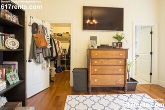 8 Gates St, Unit 1 in Boston, MA - Building Photo - Building Photo