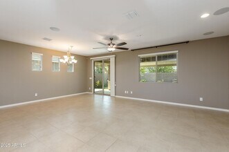 20673 E Canary Way in Queen Creek, AZ - Foto de edificio - Building Photo