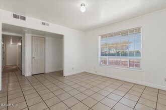 44960 E 3rd St in Lancaster, CA - Building Photo - Building Photo