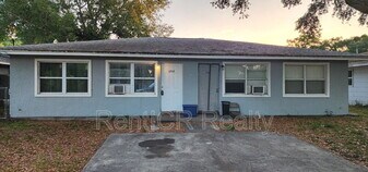 1737 Overbrook Ave in Clearwater, FL - Building Photo