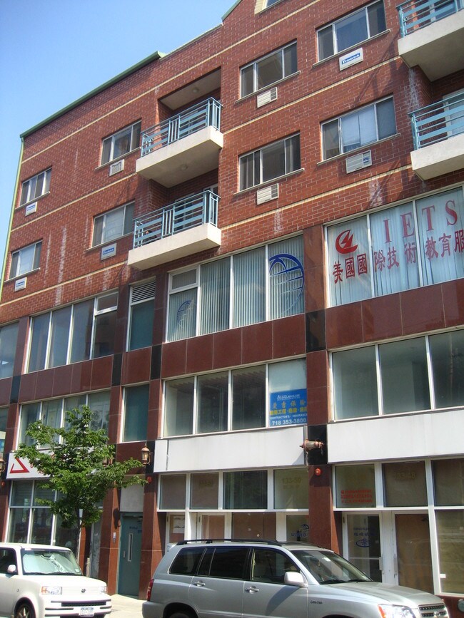 133-50 37th Ave in Flushing, NY - Building Photo - Building Photo