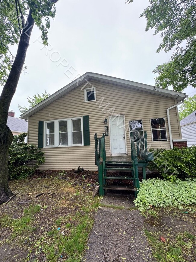 property at 3326 Court St