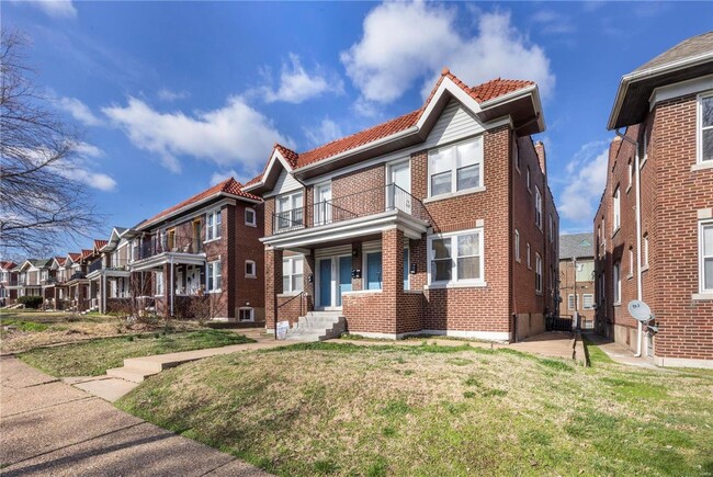 4919-4921-4921 Lindenwood Ave in St. Louis, MO - Building Photo - Building Photo