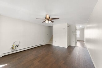 338 Johnston Ave in Jersey City, NJ - Building Photo - Building Photo