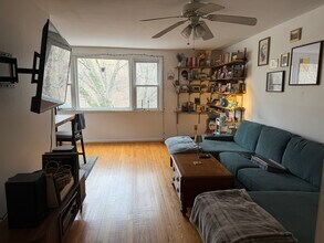 620 Green Ln, Unit Second Floor in Philadelphia, PA - Foto de edificio - Building Photo