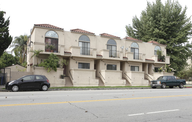 4349 Cahuenga Blvd in North Hollywood, CA - Building Photo - Building Photo