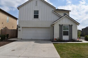 698 Jessie Dr in Merced, CA - Building Photo