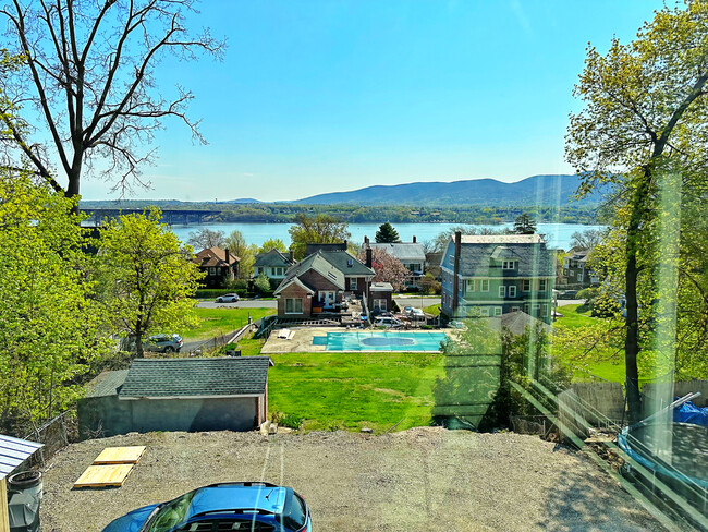 478 Liberty St, Unit 2 in Newburgh, NY - Building Photo - Building Photo