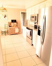 1335 Cambridge Dr in Venice, FL - Building Photo - Building Photo