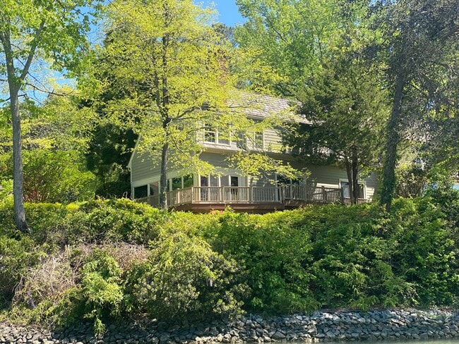 44 Muirfield Ct in Weems, VA - Building Photo - Building Photo