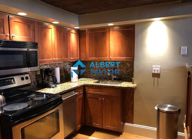 117 Beacon St, Unit 2F in Boston, MA - Building Photo - Building Photo