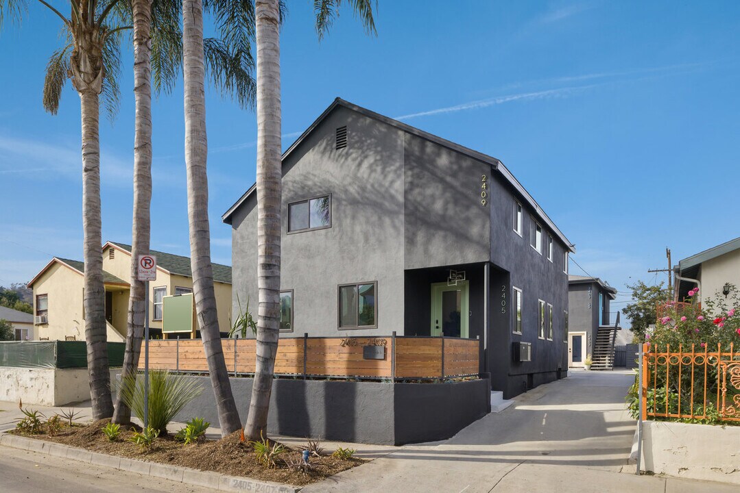 2405 Meadowvale Ave, Unit 2405 in Los Angeles, CA - Building Photo