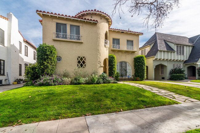 234 S Mansfield Ave in Los Angeles, CA - Foto de edificio - Building Photo