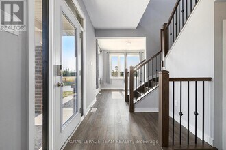 165 Yearling Cir in Ottawa, ON - Building Photo - Building Photo