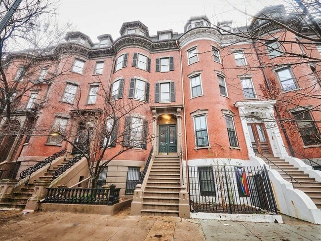 property at 754 Tremont St