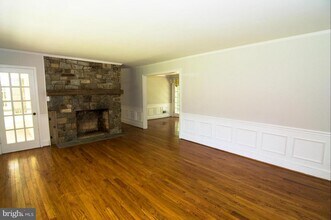 6638 Holland St in McLean, VA - Building Photo - Building Photo