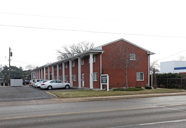 Colony Court in Richfield, MN - Building Photo - Building Photo