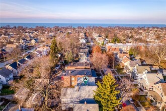 1370 Bonnieview Ave in Lakewood, OH - Building Photo - Building Photo