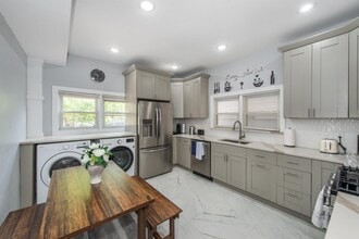 19 W 27th St in Bayonne, NJ - Building Photo - Building Photo