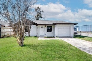 1823 Angeline St in Houston, TX - Building Photo