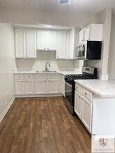 733 W Foothill Blvd in Monrovia, CA - Building Photo - Building Photo