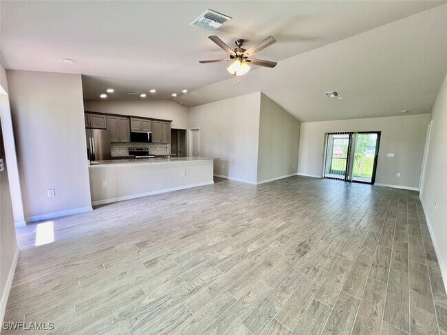 2523 NW 26th Ave in Cape Coral, FL - Building Photo - Building Photo