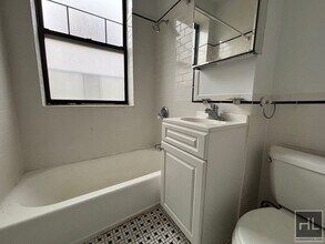 WEST 72 STREET in New York, NY - Building Photo - Building Photo