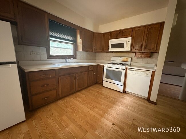 16 Longwood Dr in Joliet, IL - Building Photo - Building Photo