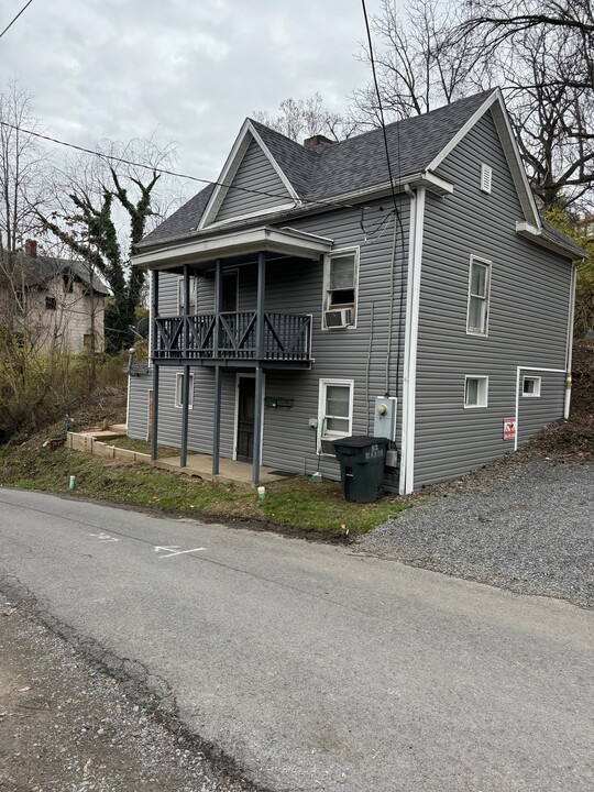 60 Mason St in Morgantown, WV - Building Photo