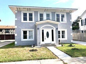 1810 2nd St in Corpus Christi, TX - Building Photo