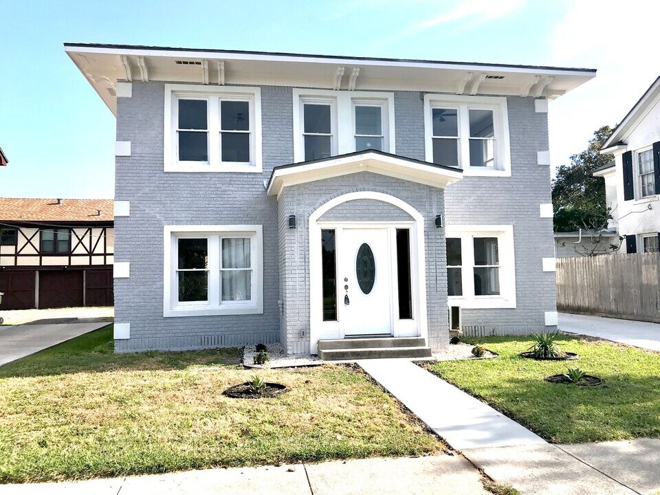 1810 2nd St in Corpus Christi, TX - Building Photo