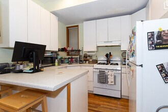 1309 N Greenview Ave, Unit G07C in Chicago, IL - Building Photo - Building Photo