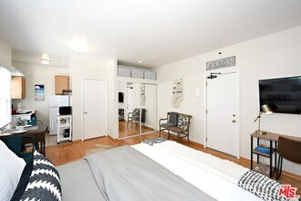 26 Breeze Ave in Los Angeles, CA - Building Photo - Building Photo