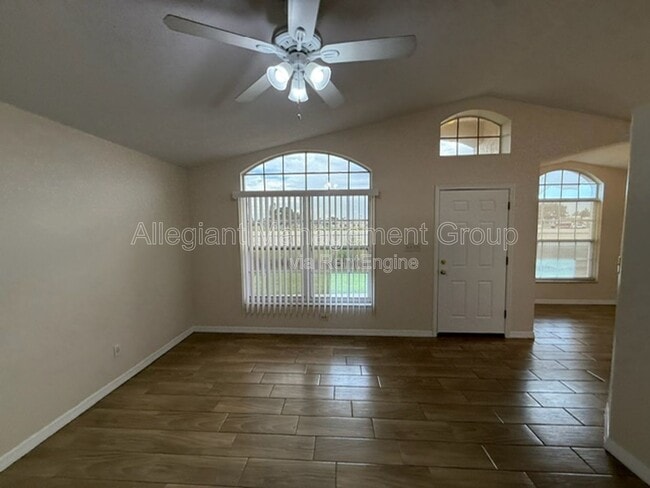2362 Harbor Town Dr in Kissimmee, FL - Building Photo - Building Photo