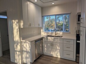 252 Melrose Ave-Unit -A in Encinitas, CA - Building Photo - Building Photo