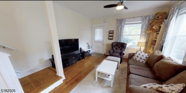 61 Dunnell Rd in Maplewood, NJ - Building Photo - Building Photo