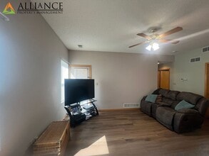 702 Goodrich Dr in Manhattan, KS - Building Photo - Building Photo