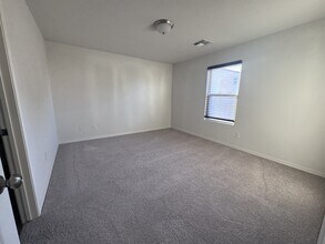 3660 Mariscal Dr in Kingman, AZ - Building Photo - Building Photo