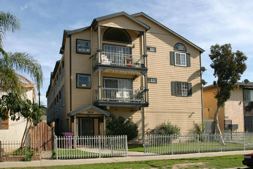 1624 Sherman Pl in Long Beach, CA - Building Photo