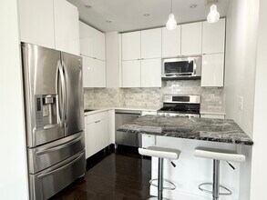 38 Cameron St in Brookline, MA - Foto de edificio - Building Photo