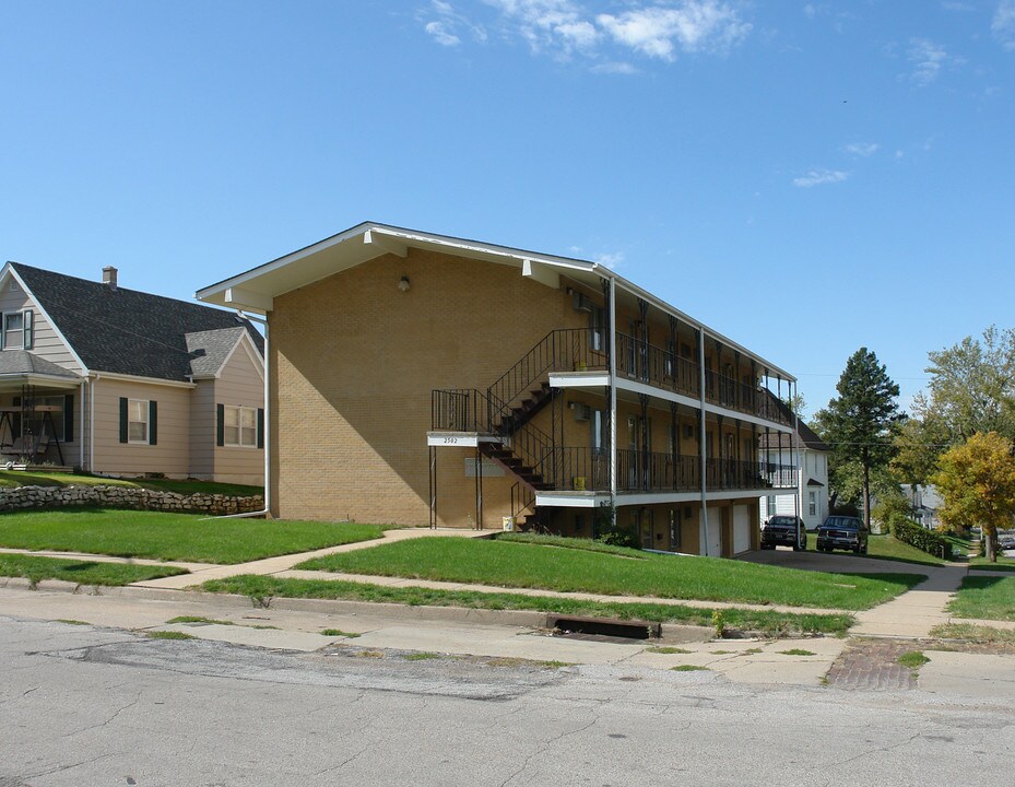 Arbor Apartments in Omaha, NE - Building Photo