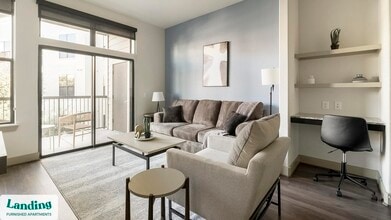 2626 Fountain View Dr in Houston, TX - Building Photo - Building Photo