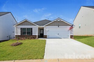 927 Equine Dr in Roebuck, SC - Building Photo
