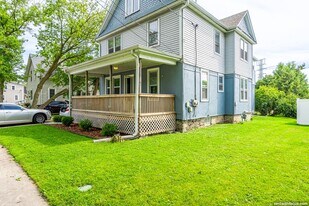 135 Broad St in Menasha, WI - Building Photo