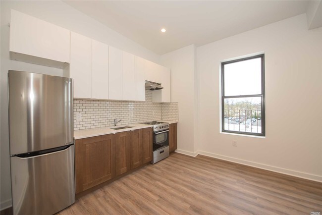 The Lofts at 135 in Babylon, NY - Building Photo