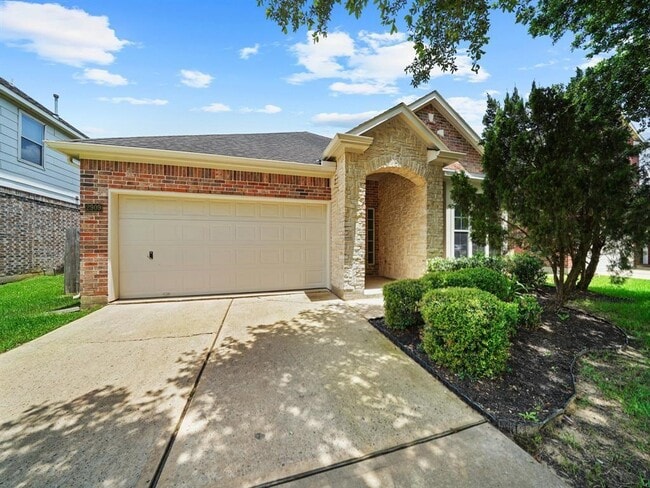property at 2909 Laurel Brook Ln
