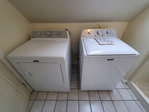 713 Somerset Ave, Unit 3 in Taunton, MA - Building Photo - Building Photo