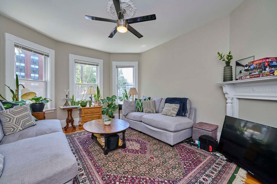 15 Edison Grn, Unit 1 in Boston, MA - Building Photo