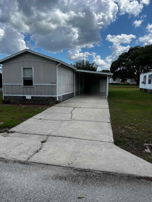 6858 NE 2nd Loop in Ocala, FL - Foto de edificio - Building Photo