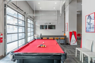 Eclipse on Broad in Athens, GA - Foto de edificio - Interior Photo